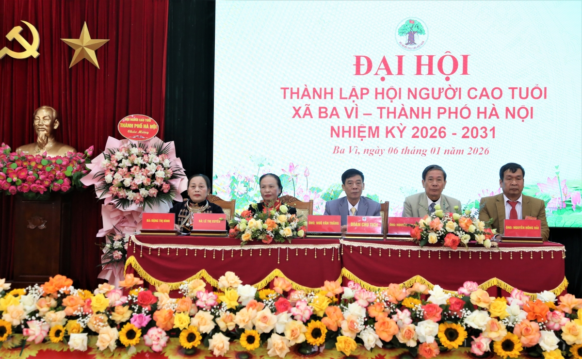 Đoàn Chủ tịch Đại hội