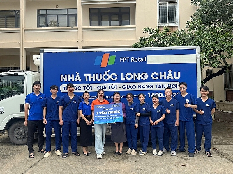 Hàng tấn thuốc từ Long Châu hỗ trợ y tế kịp thời cho người dân các tỉnh miền Trung chịu ảnh hưởng nặng nề bởi thiên tai liên tiếp
