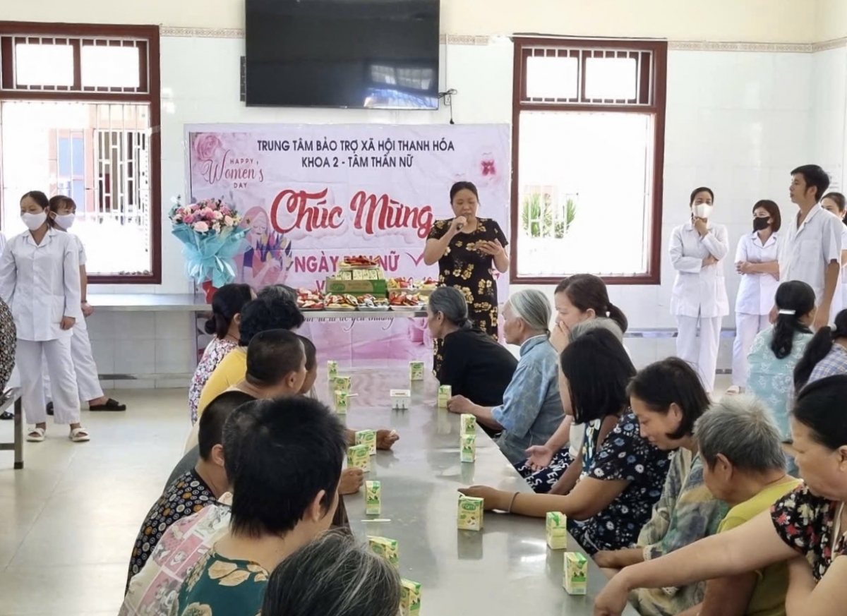 Người bệnh tâm thần đang được nuôi dưỡng trong Trung tâm BTXH 1 Thanh Hóa được tham gia các hoạt động nhân ngày lễ, Tết