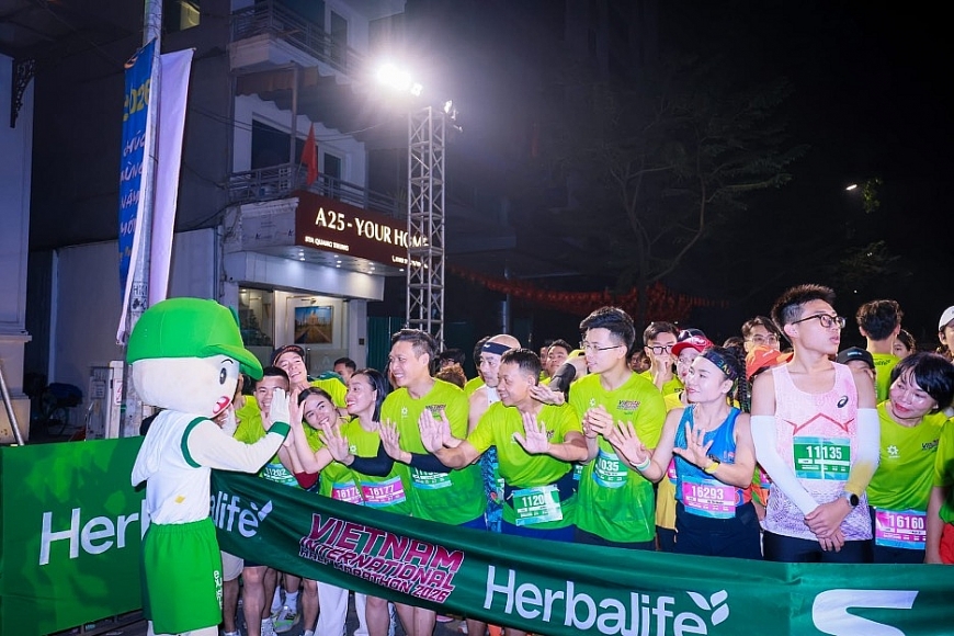 Hàng nghìn runner sôi động tại Giải bán marathon Quốc tế Việt Nam 2026 do Herbalife tài trợ