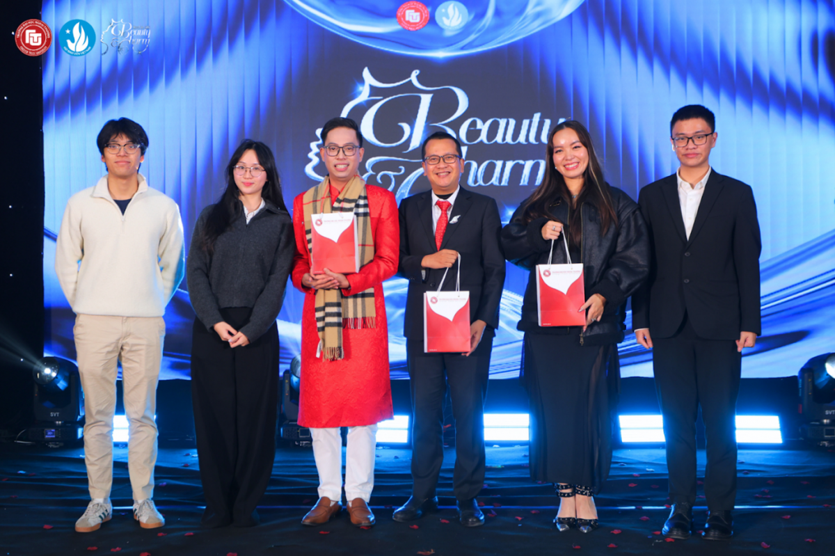 BÙNG NỔ SÂN KHẤU HOA KHÔI TÀI NĂNG VỚI DÀN THÍ SINH “TÀI SẮC VẸN TOÀN” TẠI DUYÊN DÁNG NGOẠI THƯƠNG 2025