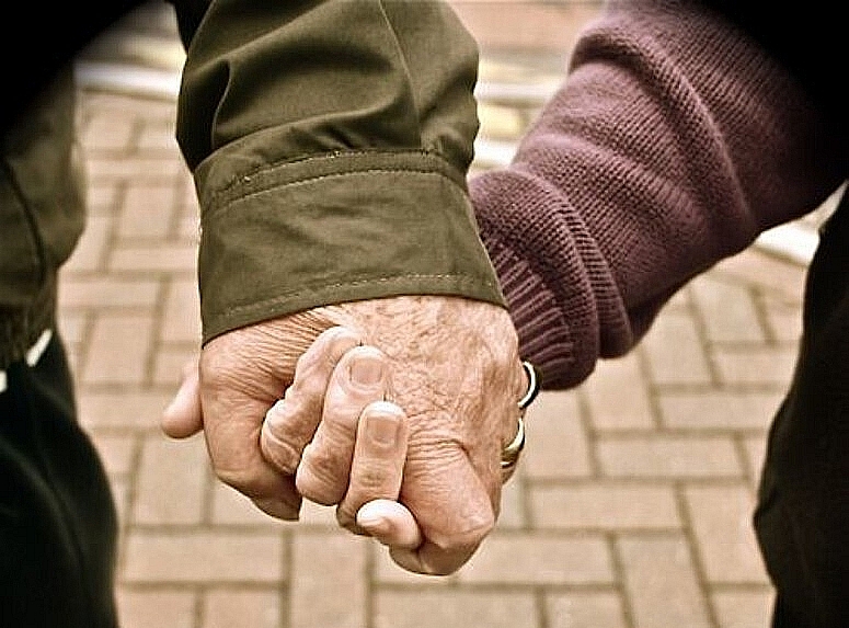 Tình yêu tuổi xế chiều