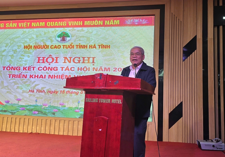 Ông Nguyễn Đình Thế – Chủ tịch Hội NCT xã Sơn Giang phát biểu tham luận tại Hội nghị