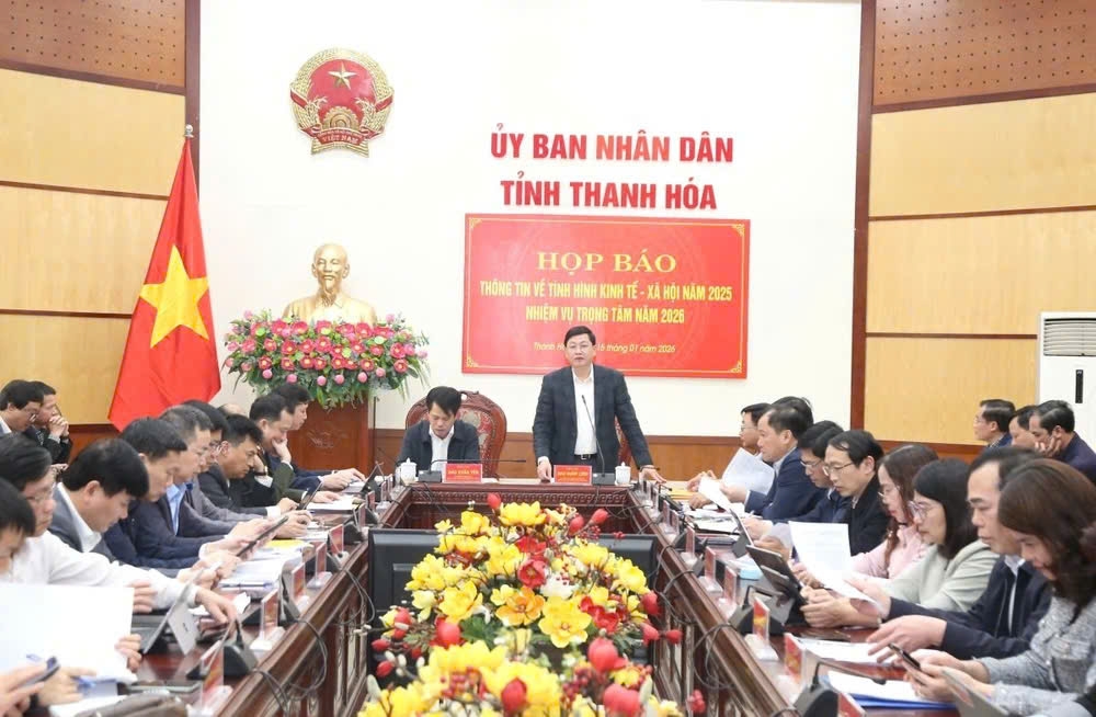 đồng chí Phó Chủ tịch Thường trực UBND tỉnh Thanh Hóa Mai Xuân Liêm 