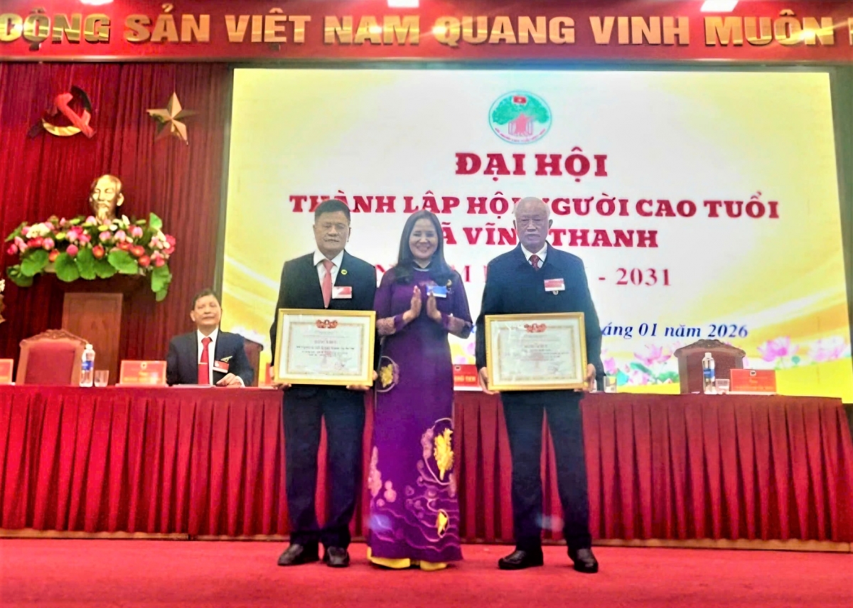 Trao Bằng khen Trung ương Hội cho tập thể, cá nhân xuất sắc xã Vĩnh Thanh