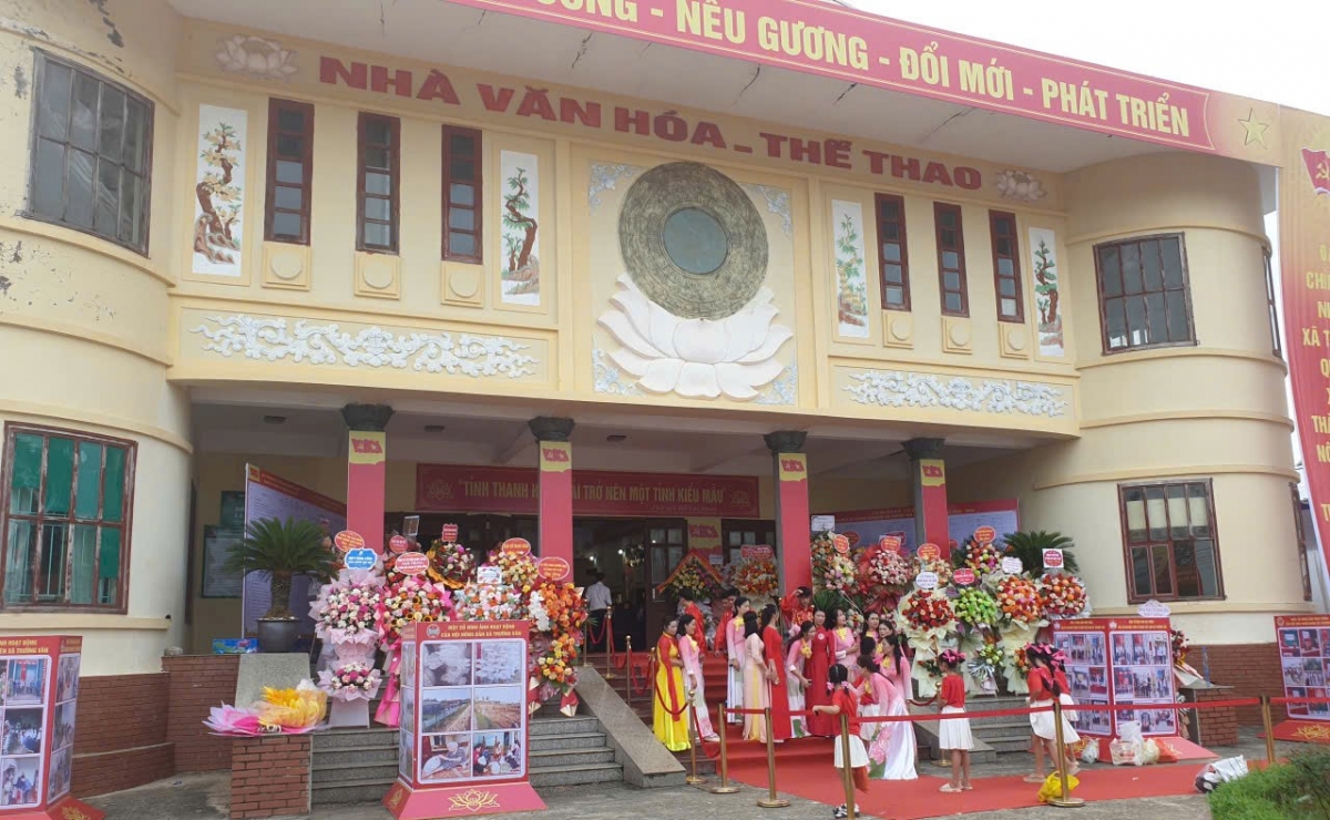 Trường Văn đã và đang khẳng định những bước tiến vững chắc trong hoạt động của chính quyền hai cấp