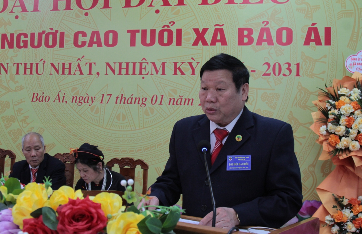 Chủ tịch Hội NCT tỉnh Lào Cai Hoàng Đức Quế phát biểu tại Đại hội