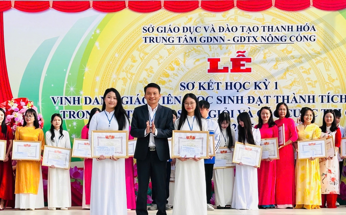 Hành trình bền vững phấn đấu vươn lên đứng tốp đầu khối giáo dục thường xuyên của tỉnh