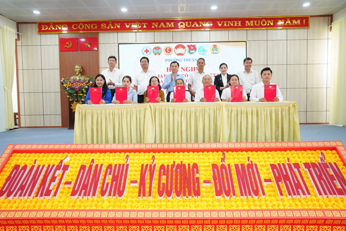 Hoạt động đăng ký thi đua năm 2026 của Ban Công tác Mặt trận các khu phố trên địa bàn phường Thuận An thể hiện quyết tâm, tinh thần trách nhiệm ngay từ đầu năm.