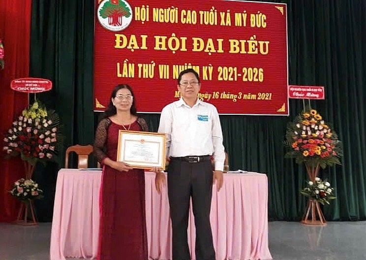 Cao tuổi vẫn tận tâm, trách nhiệm với công việc được giao