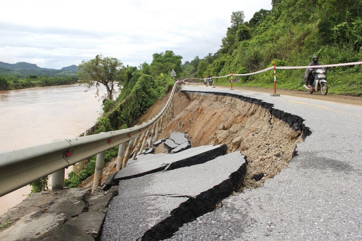 Sau mưu lũ Lịch sử Nghệ An bị thiệt hại nặng nề về giao thông