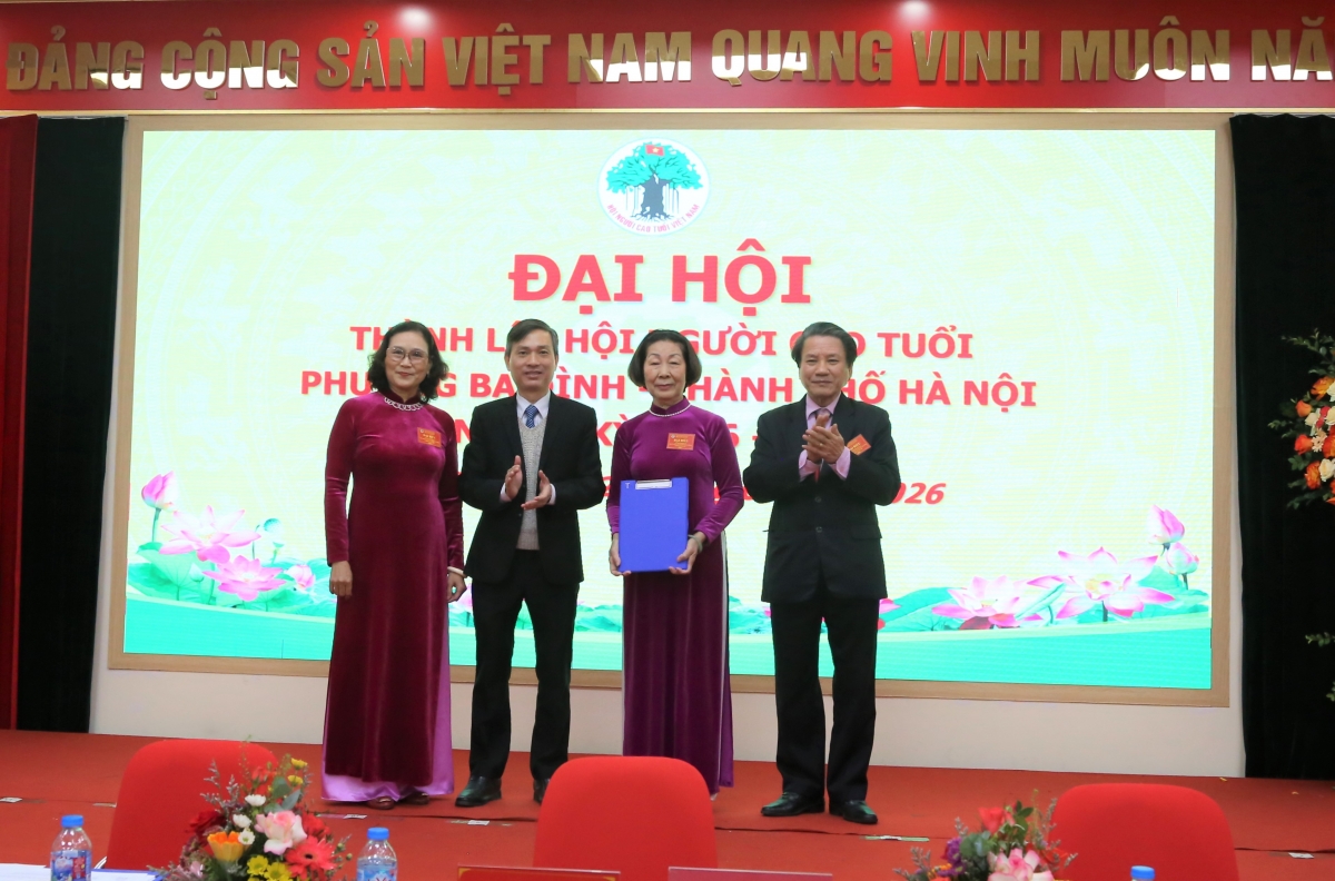 Trao quyết định thành lập Hội NCT phường Ba Đình