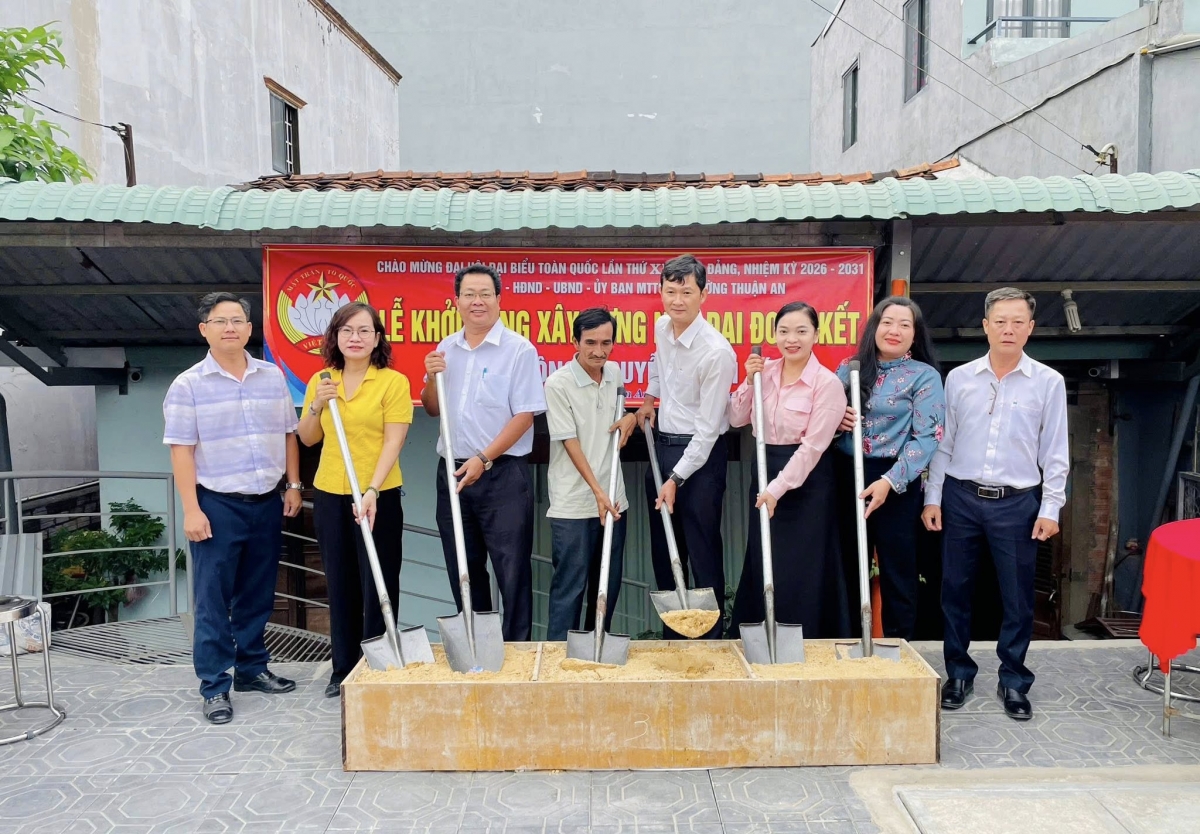  Lễ khởi công xây dựng Nhà Đại đoàn kết cho hộ ông Nguyễn Minh Sáu.