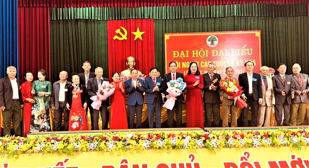 Ban Chấp hành Hội NCT xã Kỳ Hoa ra mắt Đại hội