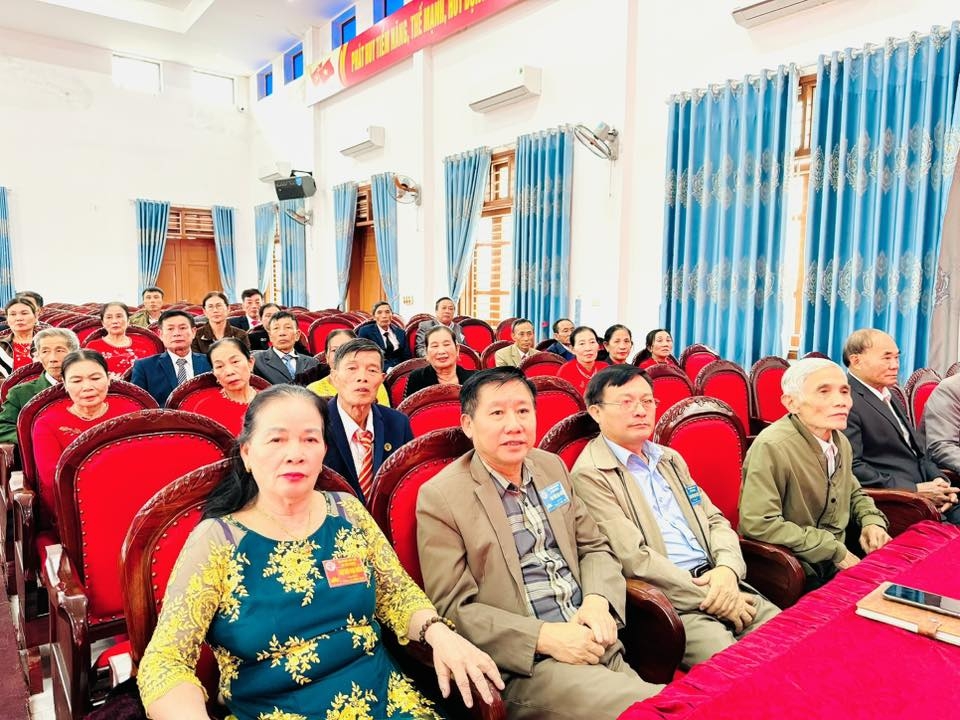 Các đại biểu tham dự Đại hội đại biểu Hội NCT xã Cẩm Trung, tỉnh Hà Tĩnh