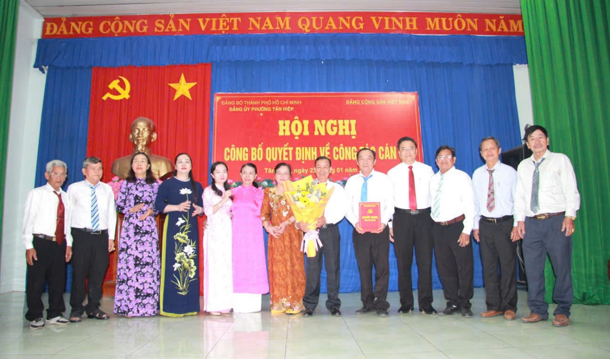 Phường Tân Hiệp đã công bố các quyết định của UBND phường về việc kiện toàn Hội Người cao tuổi.