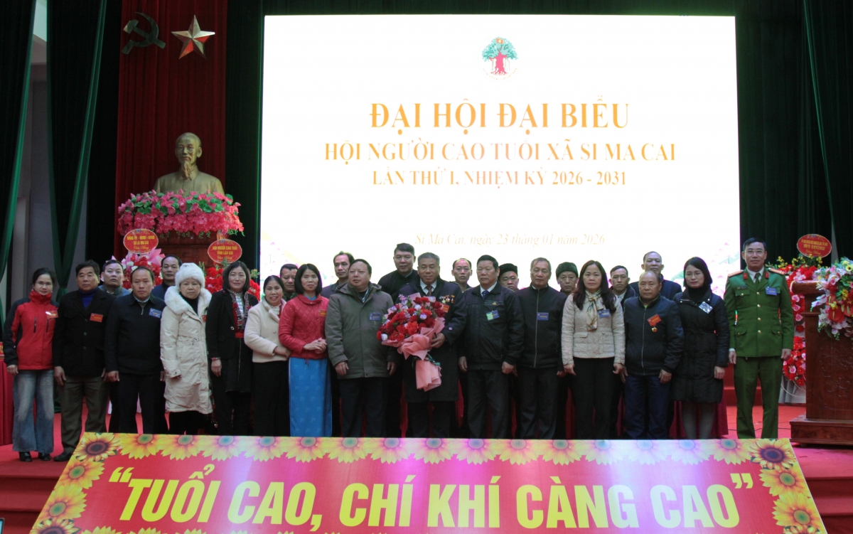 Ban Chấp hành khóa mới ra mắt Đại hội