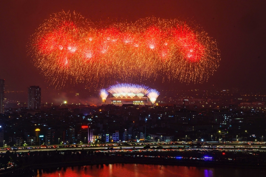 Không cần đợi giao thừa, 