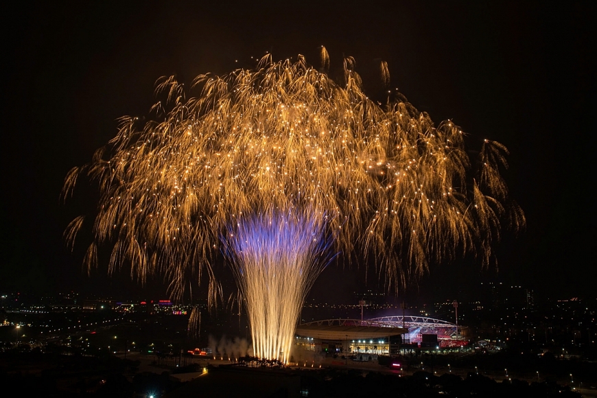 Không cần đợi giao thừa, 