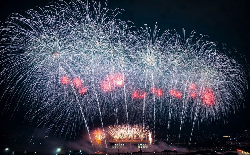 Không cần đợi giao thừa, 