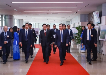 Tổng Bí thư, Chủ tịch nước Lào thăm và làm việc tại EVN