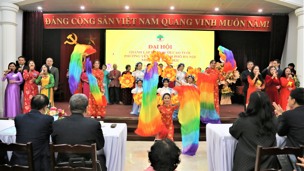 Tiết mục văn nghệ chào mừng Đại hội