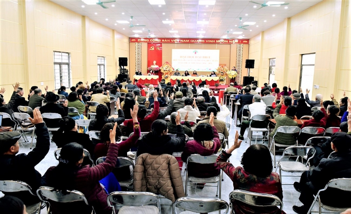 Đại biểu biểu quyết bầu Ban Chấp hành, Ban Kiểm tra