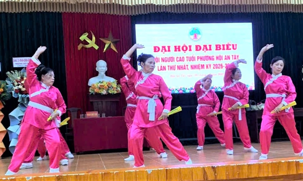 Tiết mục văn nghệ chào mừng Đại hội