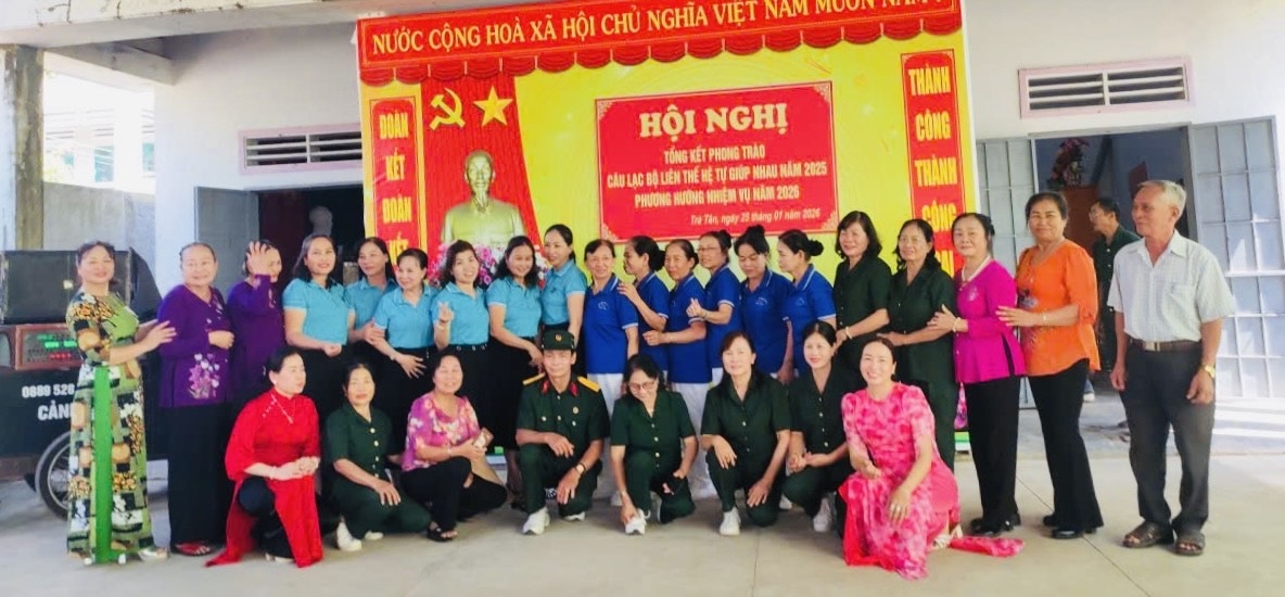 Giao lưu với các CLB liên thế hệ khác trong  địa phương của CLB Nam Hà