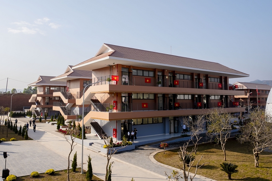 Ngôi trường mới khang trang, hiện đại. Ảnh: Ánh Dương