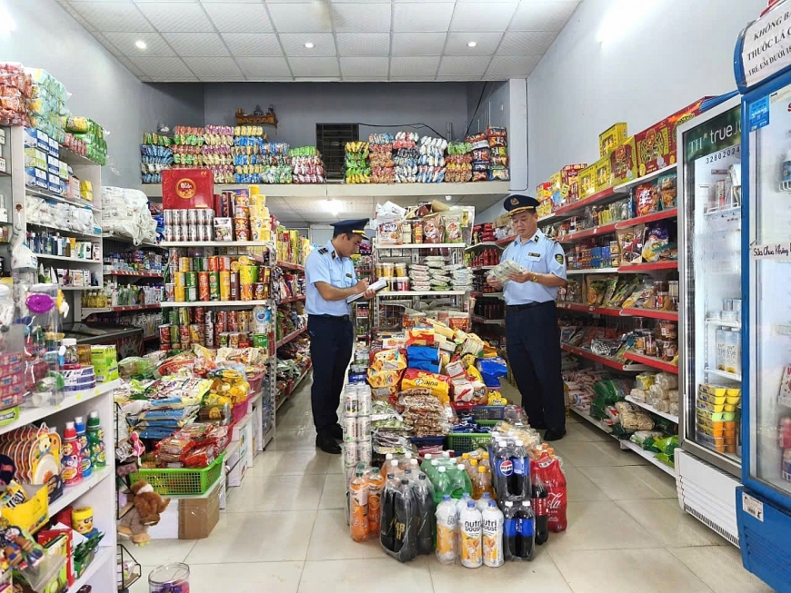 Lực lượng Quản lý thị trường Lạng Sơn tăng cường kiểm tra hàng hóa lưu thông trên địa bàn