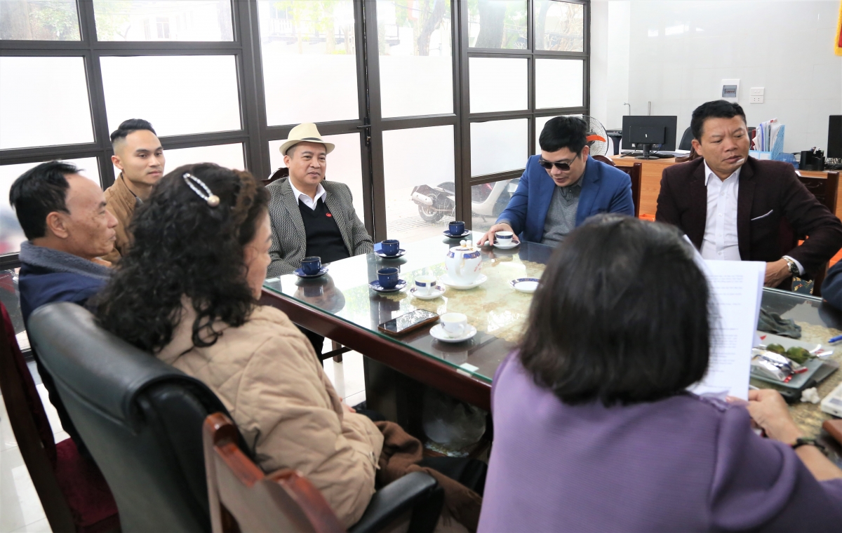 Quang cảnh cuộc họp