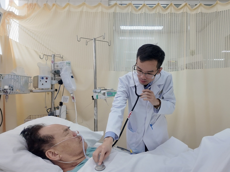  Sau can thiệp, bệnh nhân được theo dõi và tiếp tục điều trị chuyên sâu tại khoa Hồi sức tích cực.