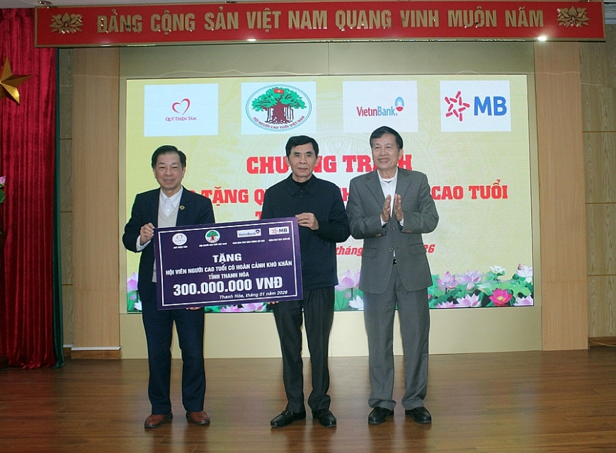 Hơn 600 suất quà gửi đến NCT khó khăn ở Thanh Hóa dịp Tết Bính Ngọ 2026