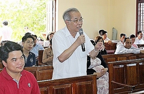 Ông Nguyễn Văn Kịch phát biểu tại phiên toà. Luật sư Vũ Văn Vinh, Đoàn Luật sư TP Hà Nội.