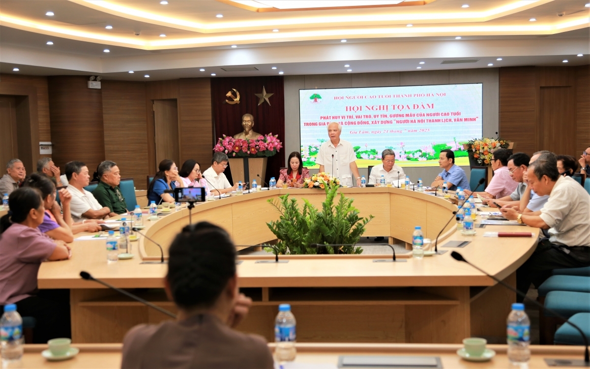 Hội nghị tọa đàm phát huy vai trò, uy tín, gương mẫu của NCT xây dựng người Hà Nội thanh lịch, văn minh do Hội NCT TP Hà Nội tổ chức