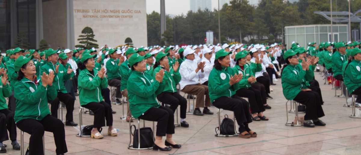 NCT vỗ tay theo nhịp điệu tại Chương trình