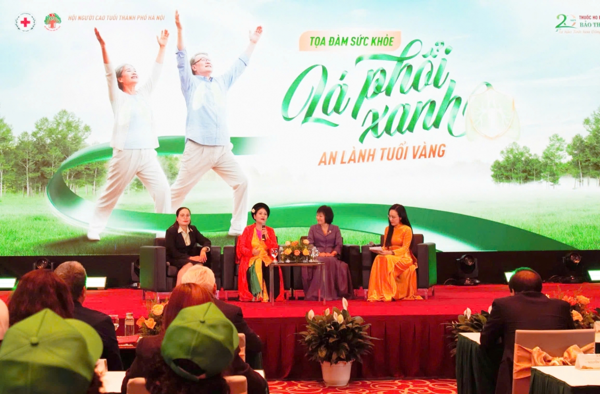 tọa đàm “Lá phổi xanh – An lành người tuổi vàng”. 