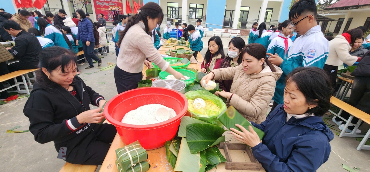 Chương trình “Bánh chưng xanh – Tết nhân ái” tại trường THCS Phú Hải Toại