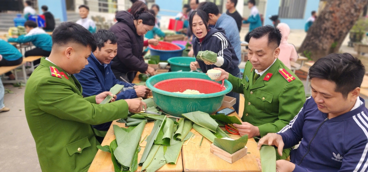 Chương trình “Bánh chưng xanh – Tết nhân ái” tại trường THCS Phú Hải Toại