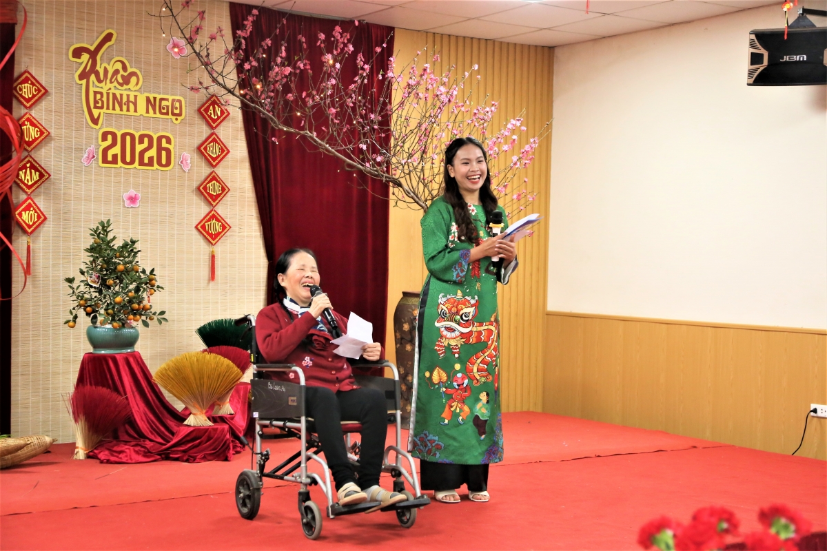 NCT giao lưu thơ tại Chương trình