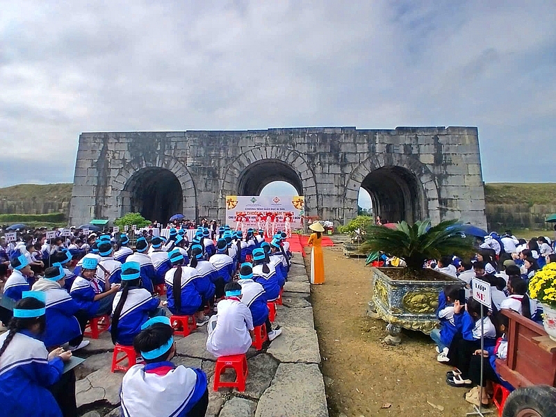 Tái hiện lễ thượng nêu, thi rung chuông vàng tại Di sản Thành nhà Hồ