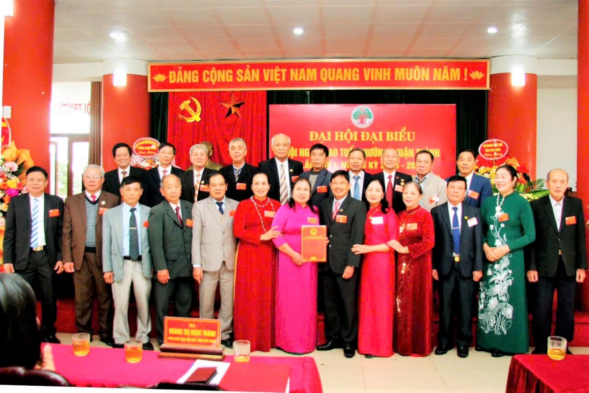 Ban Chấp hành Hội NCT phường Thuận Thành ra mắt