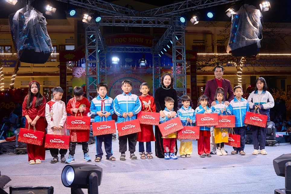 Lan tỏa giá trị văn hóa qua chuyên đề “Lễ hội ánh sáng – Xuân sắc quê hương”