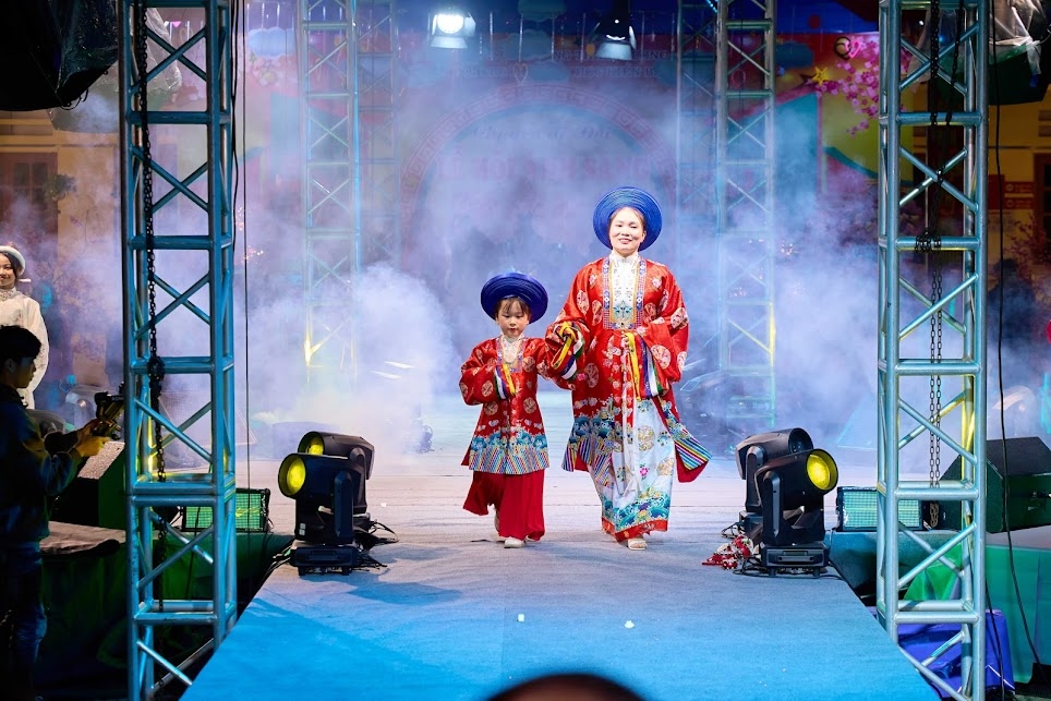 Lan tỏa giá trị văn hóa qua chuyên đề “Lễ hội ánh sáng – Xuân sắc quê hương”