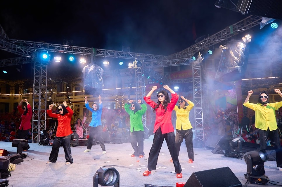 Lan tỏa giá trị văn hóa qua chuyên đề “Lễ hội ánh sáng – Xuân sắc quê hương”