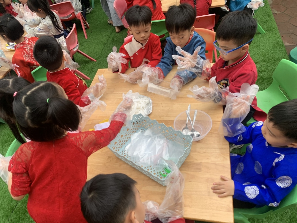 Trường Mầm non Sao Sáng: Giáo dục văn hóa truyền thống cho trẻ qua hoạt động trải nghiệm “Chợ Tết”