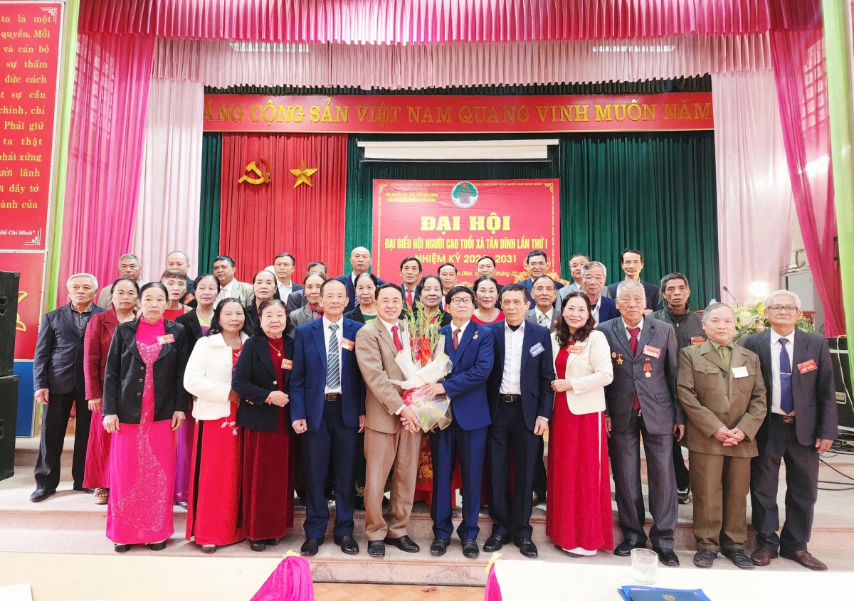 Ban Chấp hành Hội NCT xã Tân Dĩnh, tỉnh Bắc Ninh ra mắt đại hội