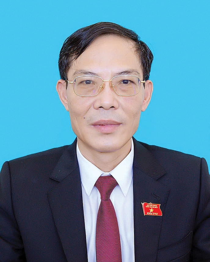 Ông Đầu Thanh Tùng, Phó Chủ tịch UBND tỉnh Thanh Hóa. 2- Thừa ủy quyền của chủ tịch Hội NCT Việt Nam, ông Nguyễn Đức Thắng, Chủ tịch Hội NCT trao Bằng khen của Hội NCT Việt Nam cho cá nhân tiêu biểu năm 2025. 3- Các hội viên Chi hội NCT thôn Ngư Thôn Đại Bản sinh hoạt câu lạc bộ.