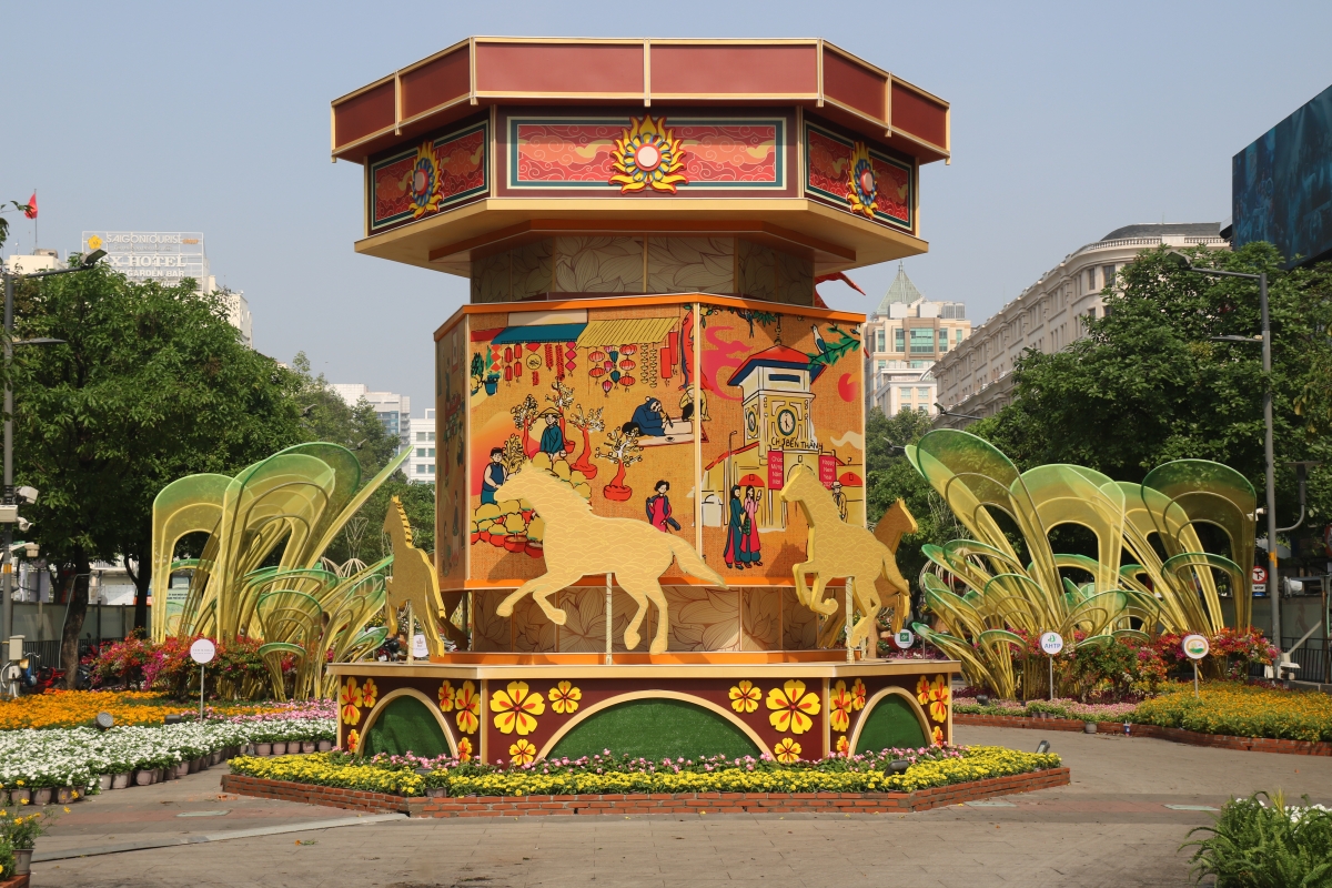 Đường hoa Nguyễn Huệ gấp rút hoàn thiện, sẵn sàng khai trương đón Tết Bính Ngọ 2026